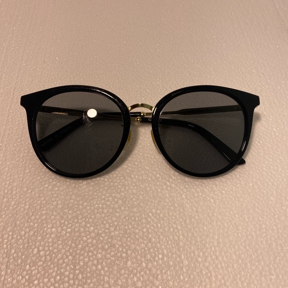 Gucci Black Round Sunglasses with Metal Bridge Good condition - Picture 1 of 8